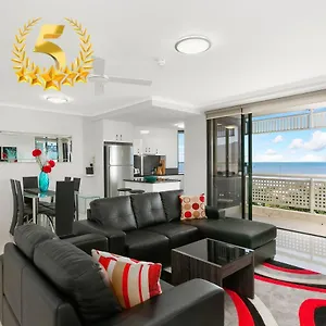 Luxury Seafront , Cairns Australia